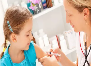 Urzeala vaccinurilor: Războaiele imunității în România de azi